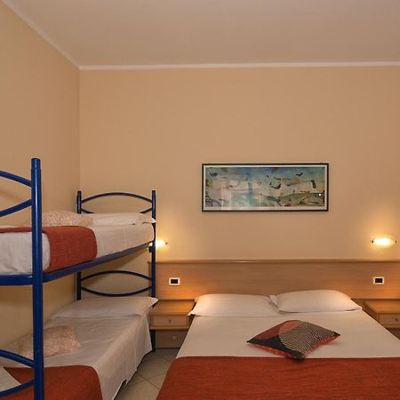 Hotel Astor Πίζα Δωμάτιο φωτογραφία