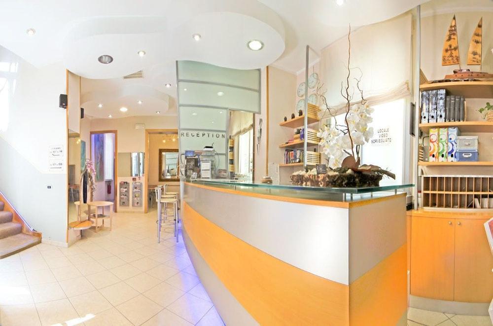 Hotel Astor Πίζα Εξωτερικό φωτογραφία