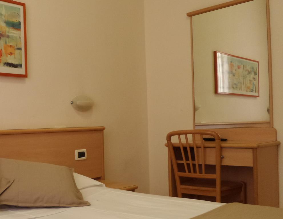Hotel Astor Πίζα Εξωτερικό φωτογραφία