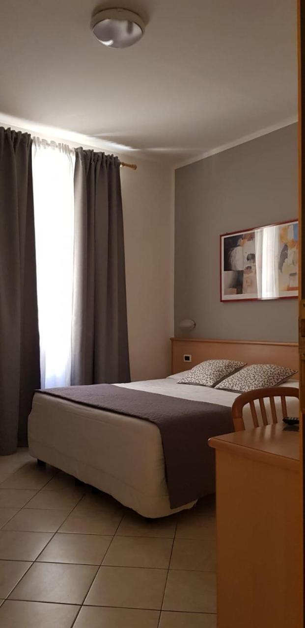 Hotel Astor Πίζα Εξωτερικό φωτογραφία