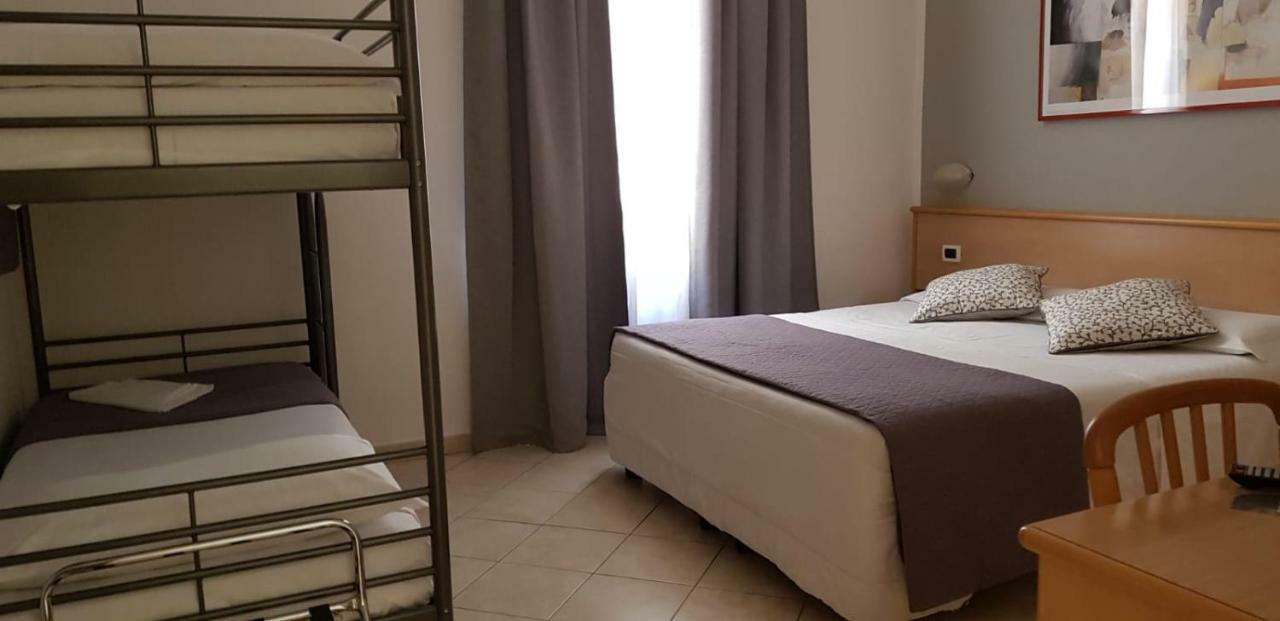 Hotel Astor Πίζα Εξωτερικό φωτογραφία