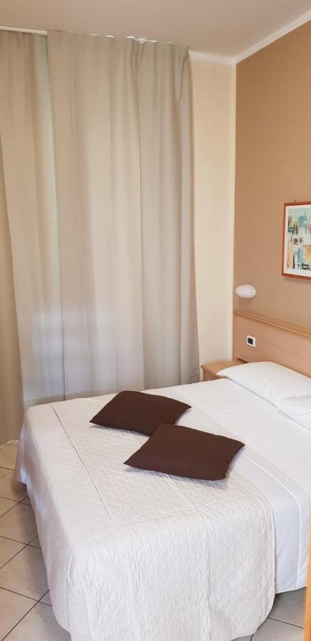 Hotel Astor Πίζα Εξωτερικό φωτογραφία